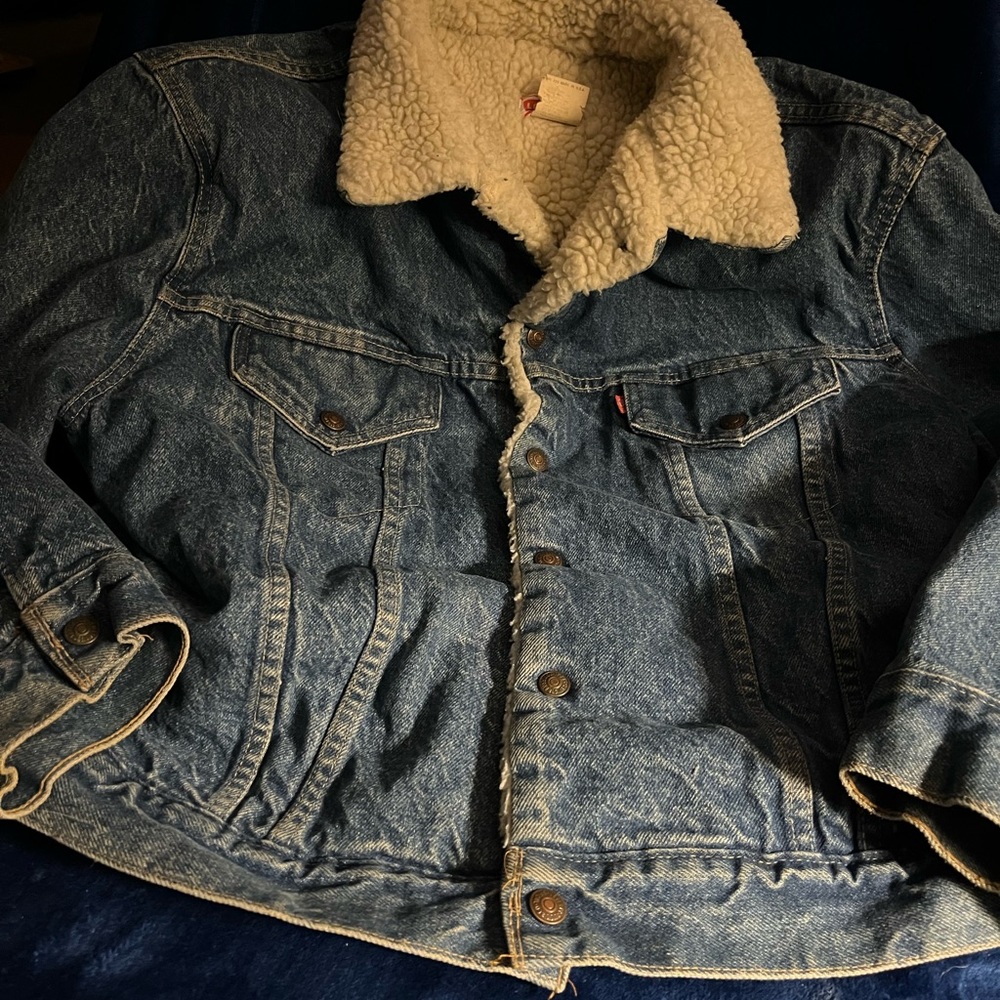 80s Levi’s Sherpa-lined denim jacket Size 48-XL